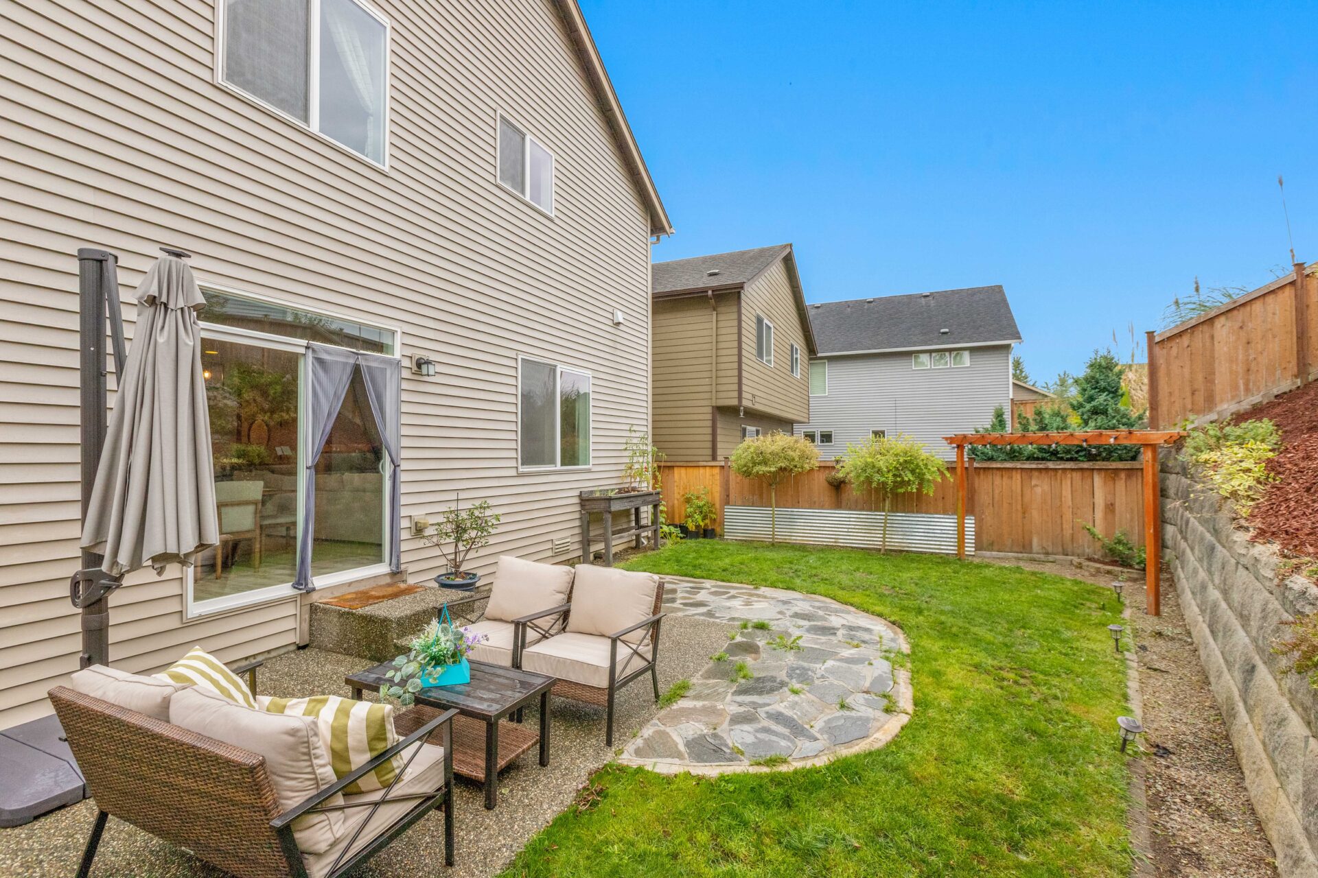 2032 Lake Stevens — backyard patio